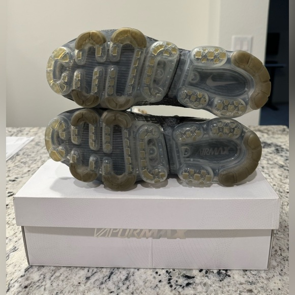 Nike Air VaporMax Flyknit 2 “Chrome” - Picture 3 of 6